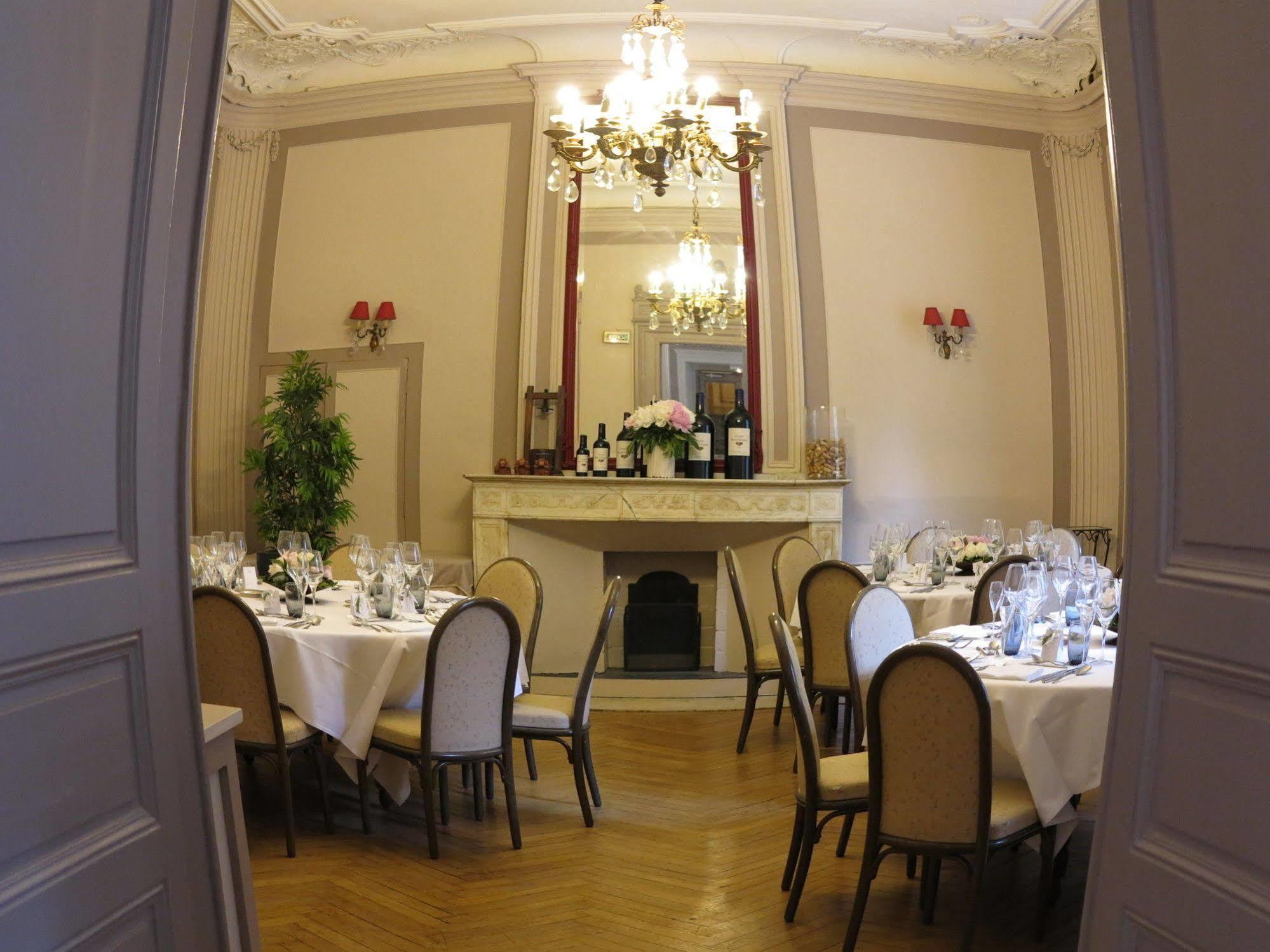 Hotel Moderne Et Pigeon Limoux Εξωτερικό φωτογραφία