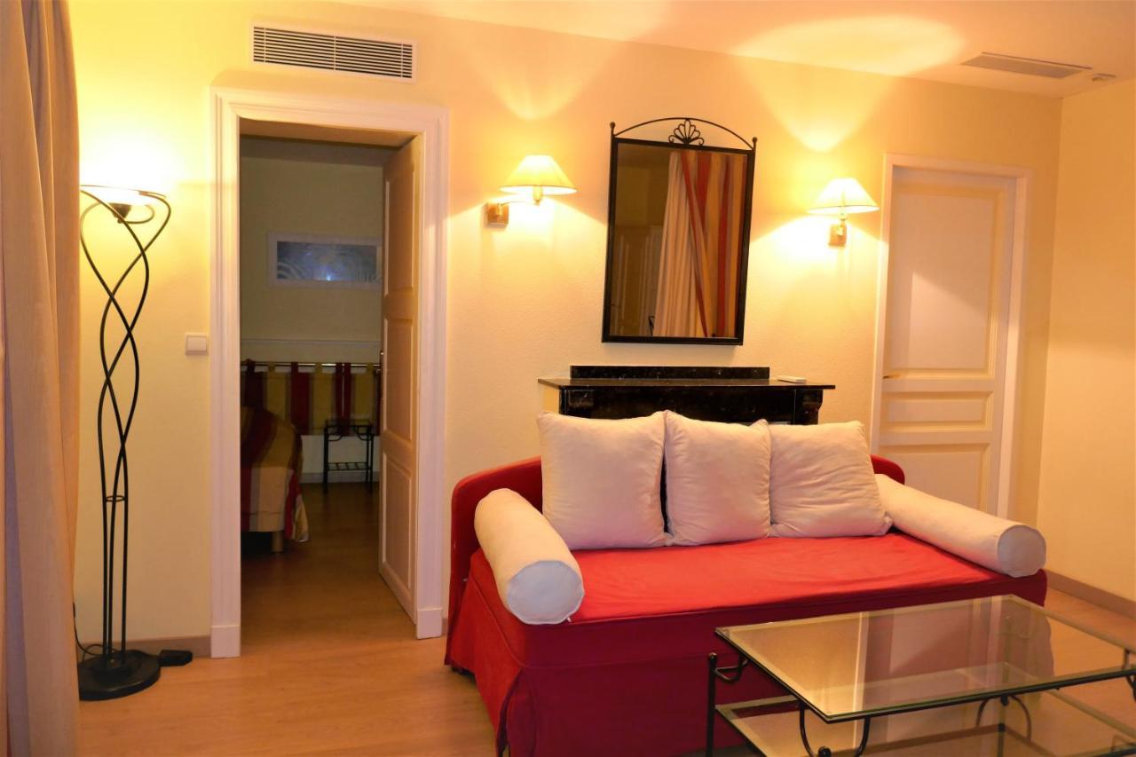Hotel Moderne Et Pigeon Limoux Εξωτερικό φωτογραφία